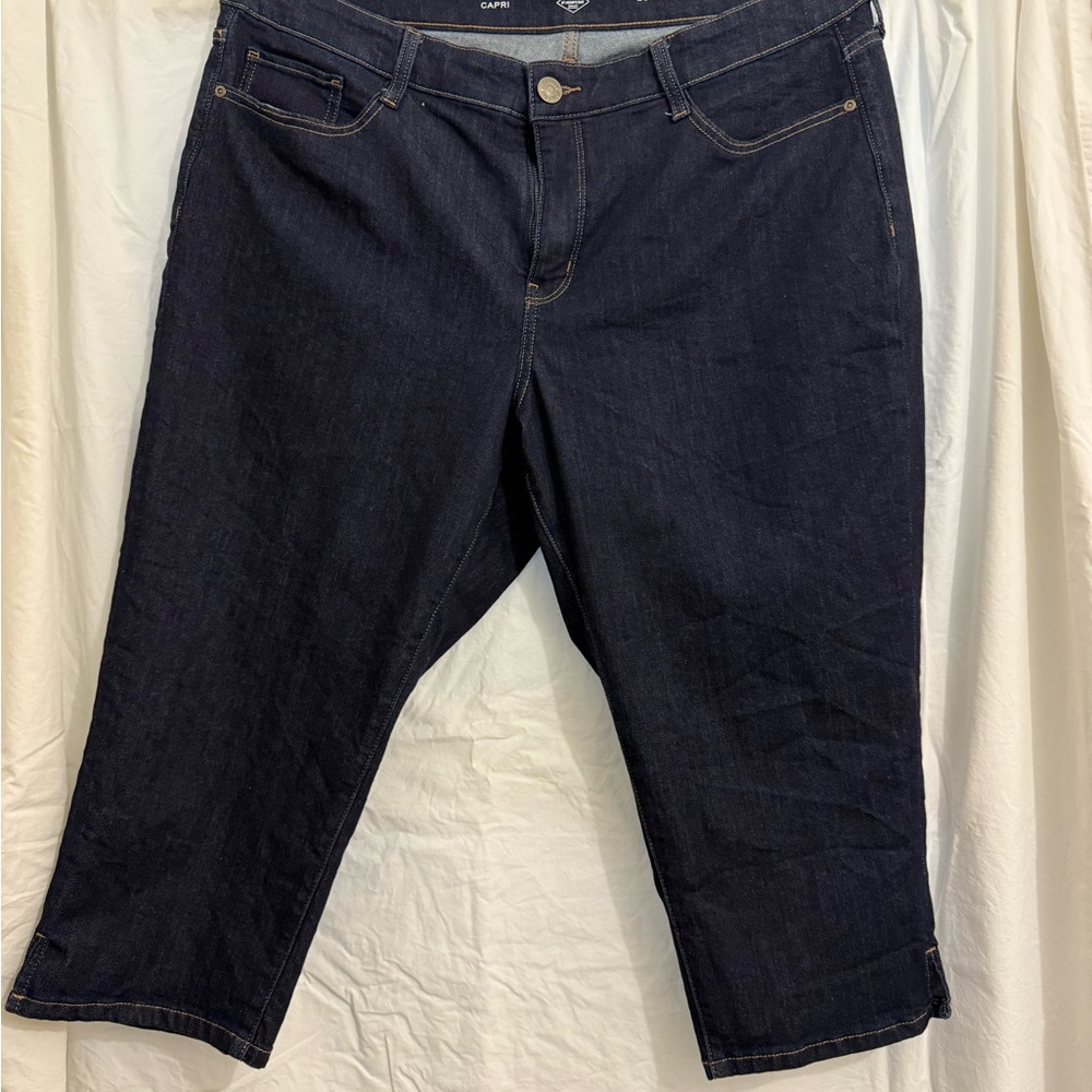 St. John's Bay Dark Indigo capri Jeans